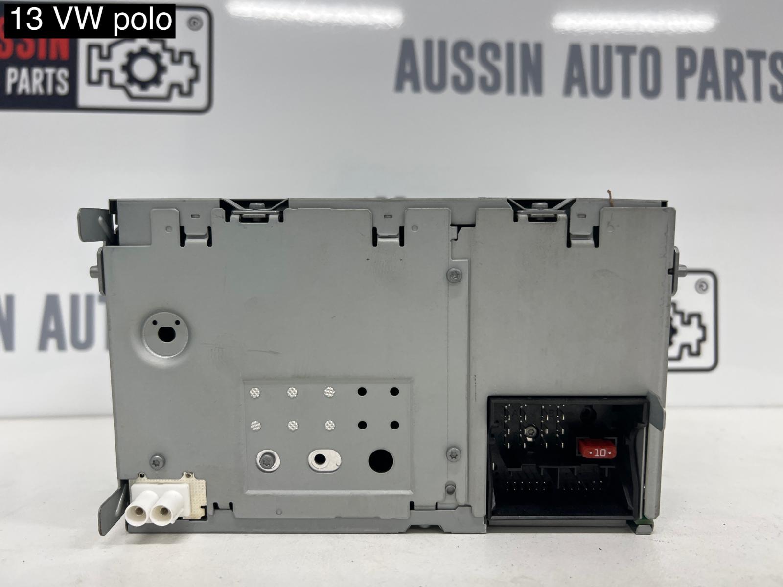 View Auto part Radio/Cd/Dvd/Sat/Tv Volkswagen Polo 2013