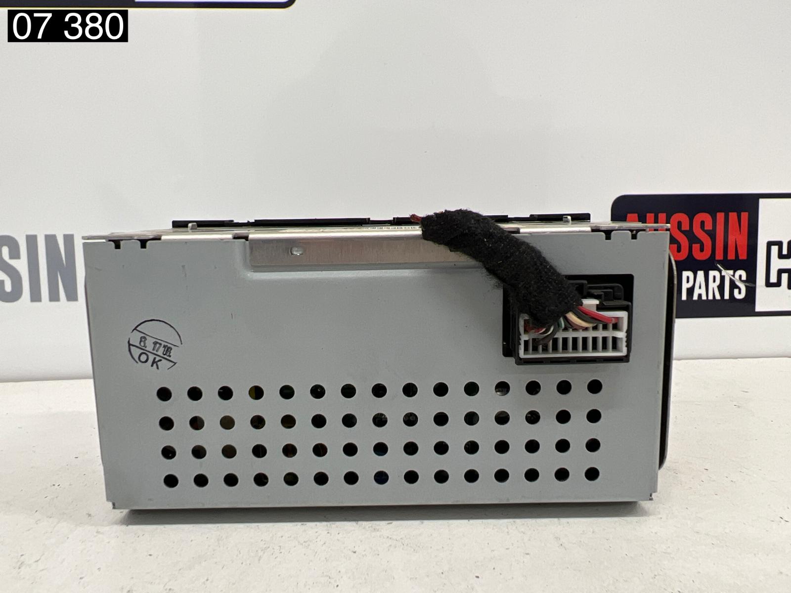2005 Mitsubishi 380 Radio/Cd/Dvd/Sat/Tv View Auto part Radio/Cd/Dvd/Sat/Tv Mitsubishi 380 2005